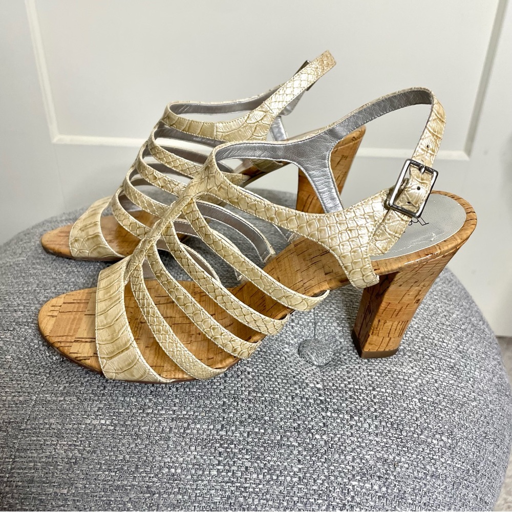 The touch of Nina women’s sandal heel shoes snake skin patent in size 9.5, tan